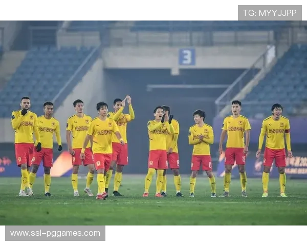 广东队阮镇武点球破门,内蒙古队敖伟宝关键扳平 广东队阮镇武点球破门,内蒙古队敖伟宝关键扳平